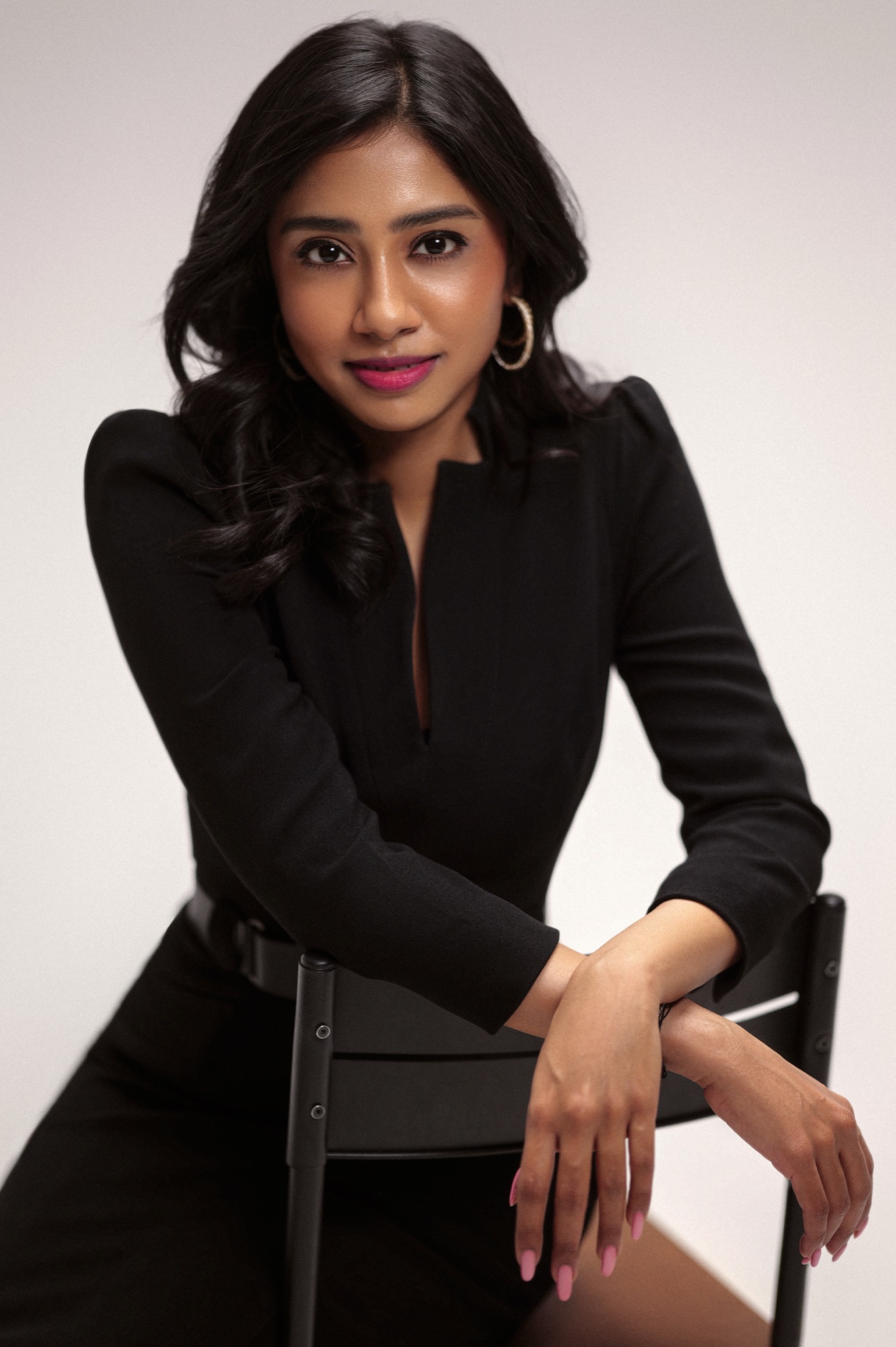 Ash Bala, seated portrait